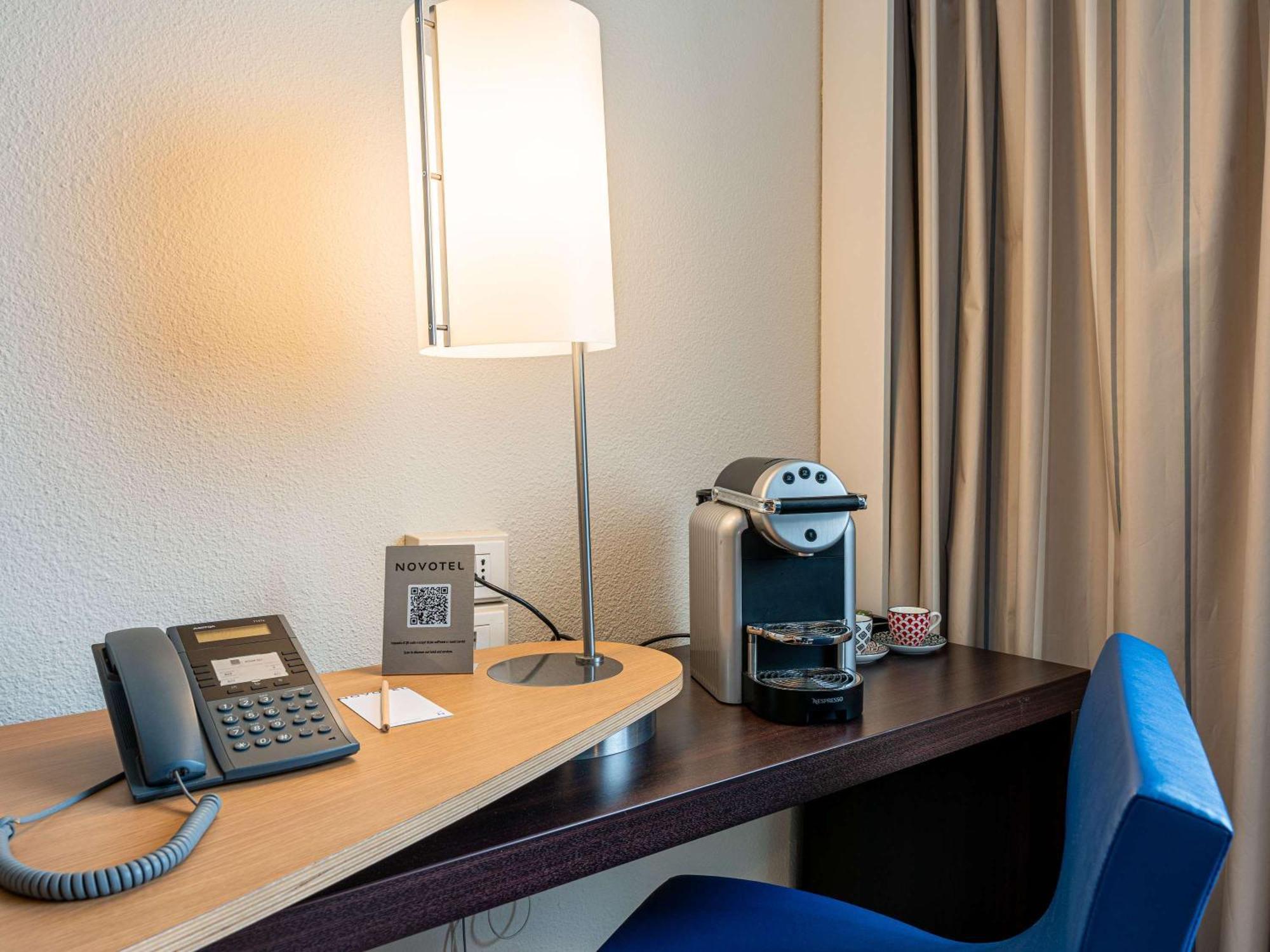 Novotel Roma Est Esterno foto
