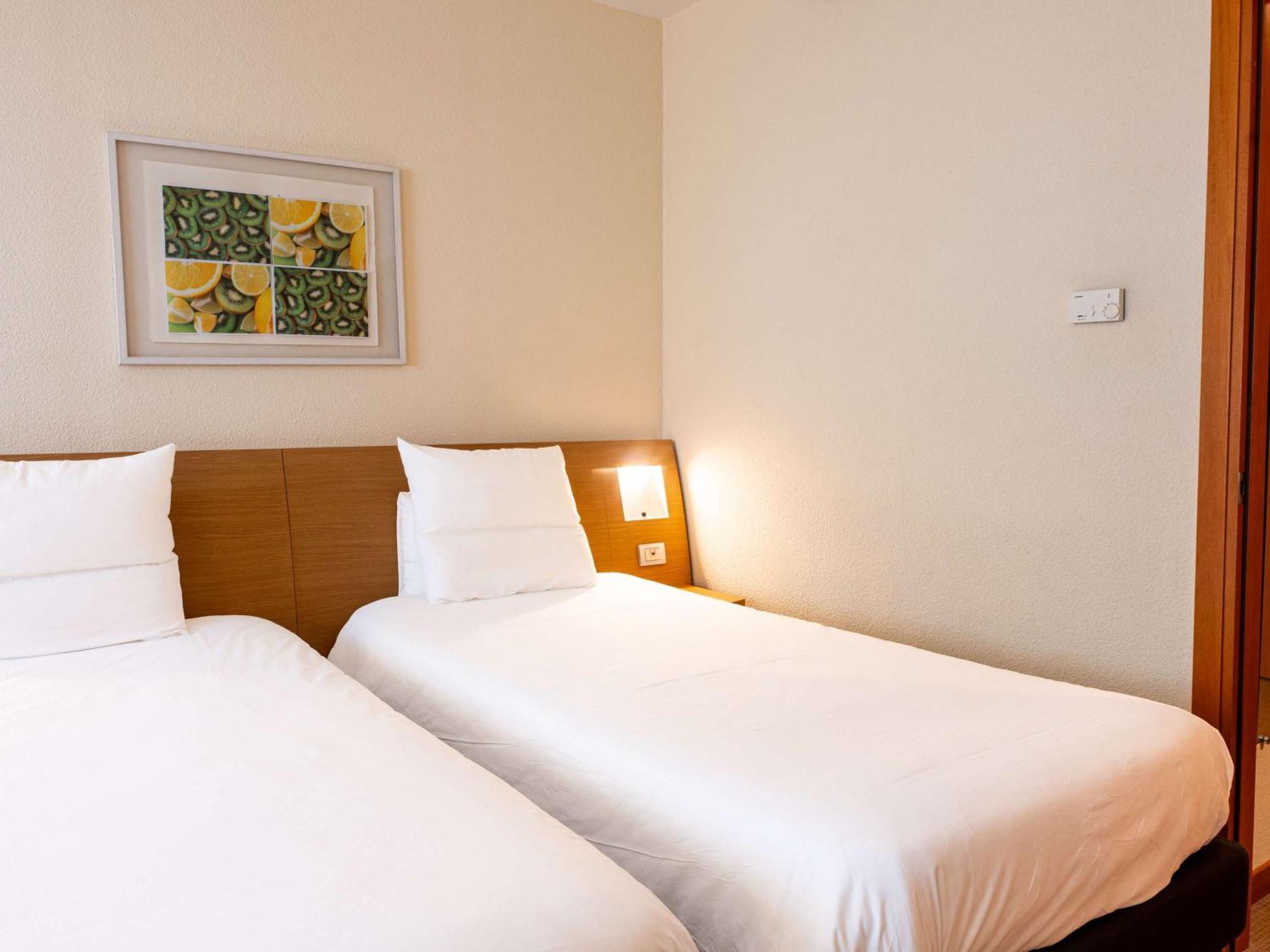 Novotel Roma Est Esterno foto