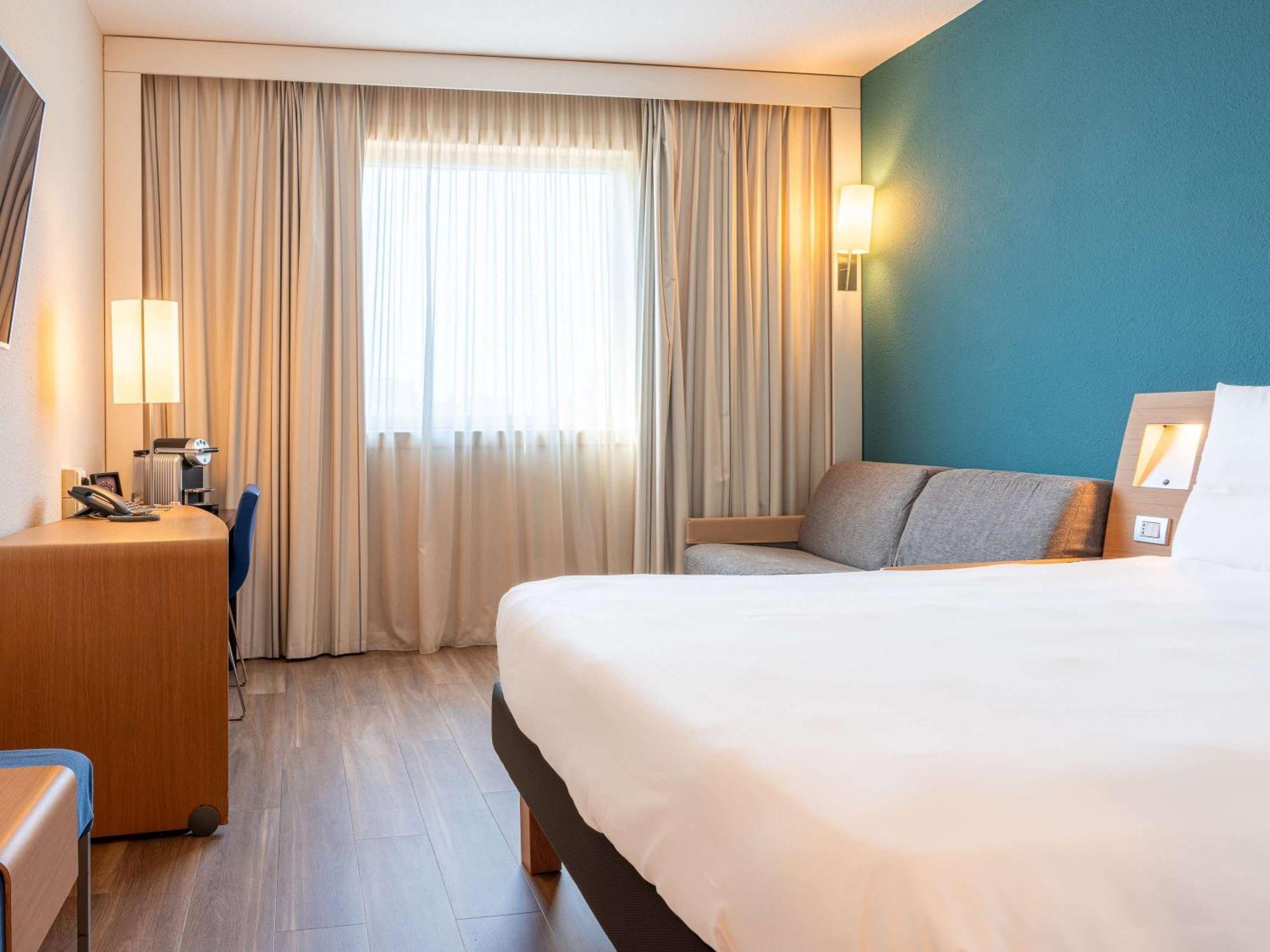 Novotel Roma Est Esterno foto