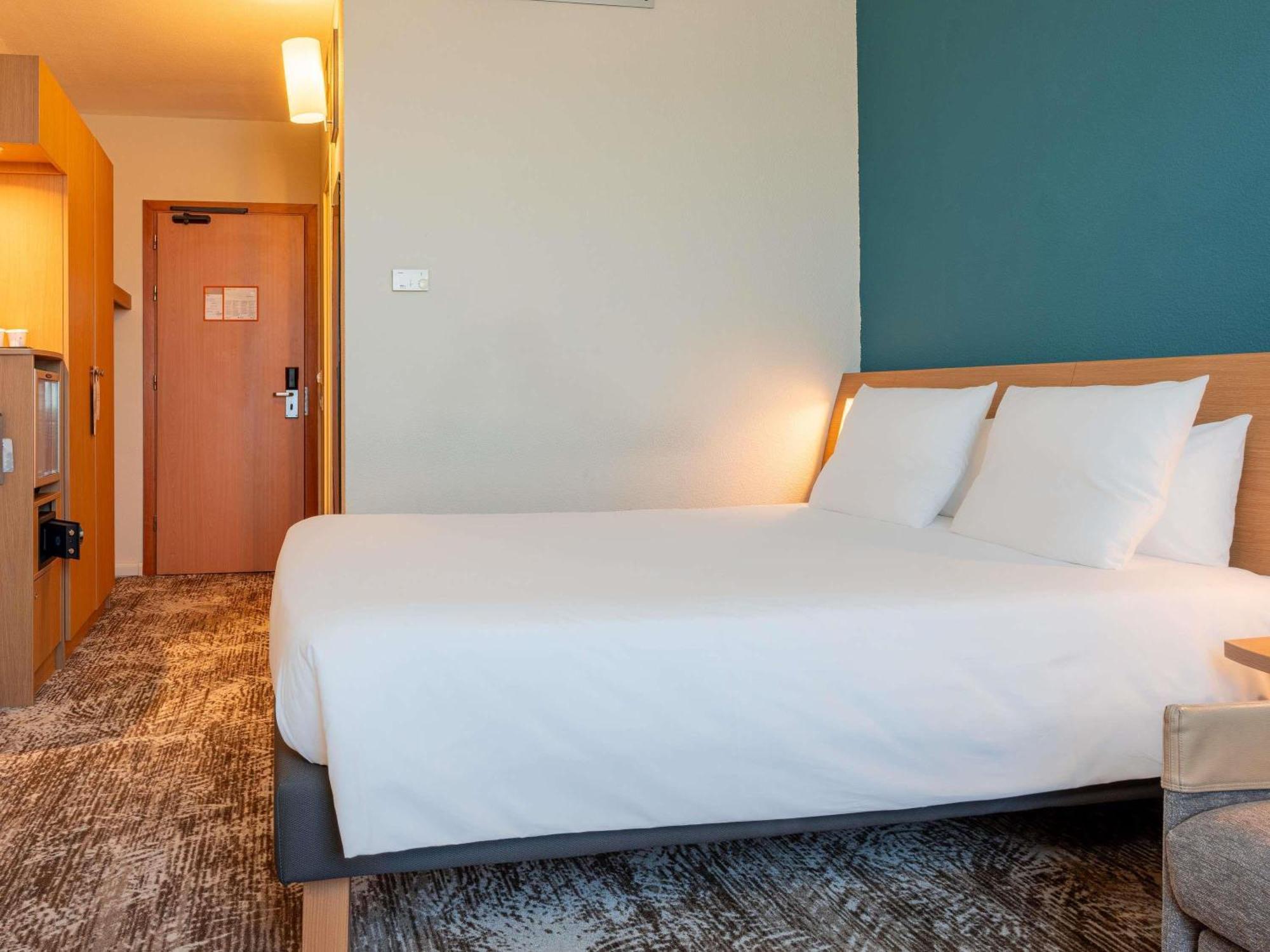 Novotel Roma Est Esterno foto
