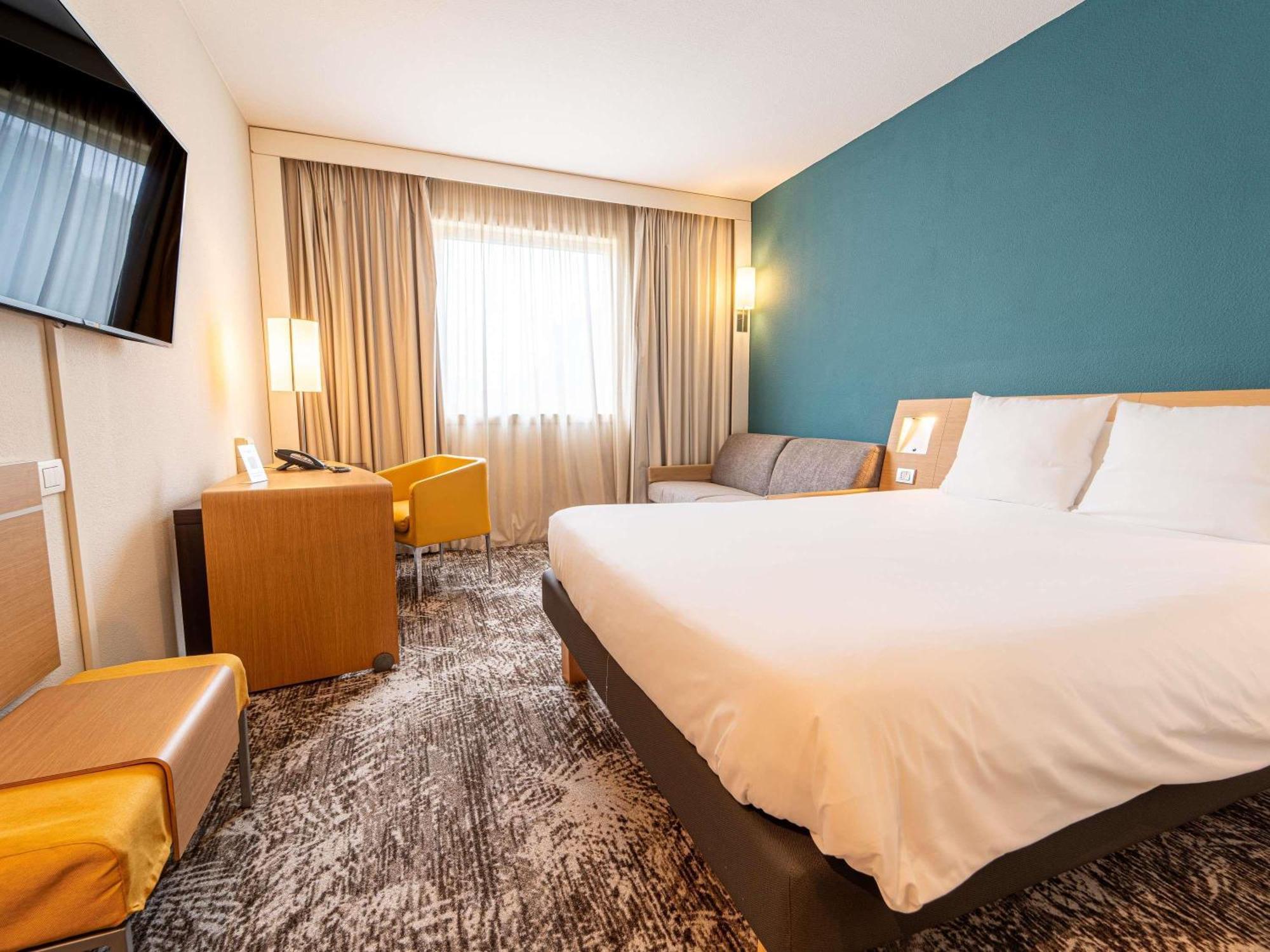 Novotel Roma Est Esterno foto