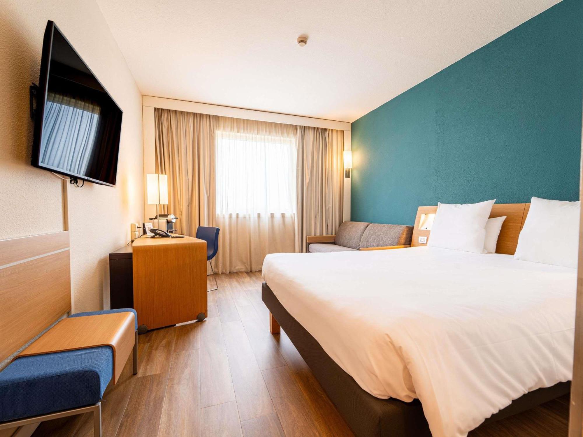 Novotel Roma Est Esterno foto