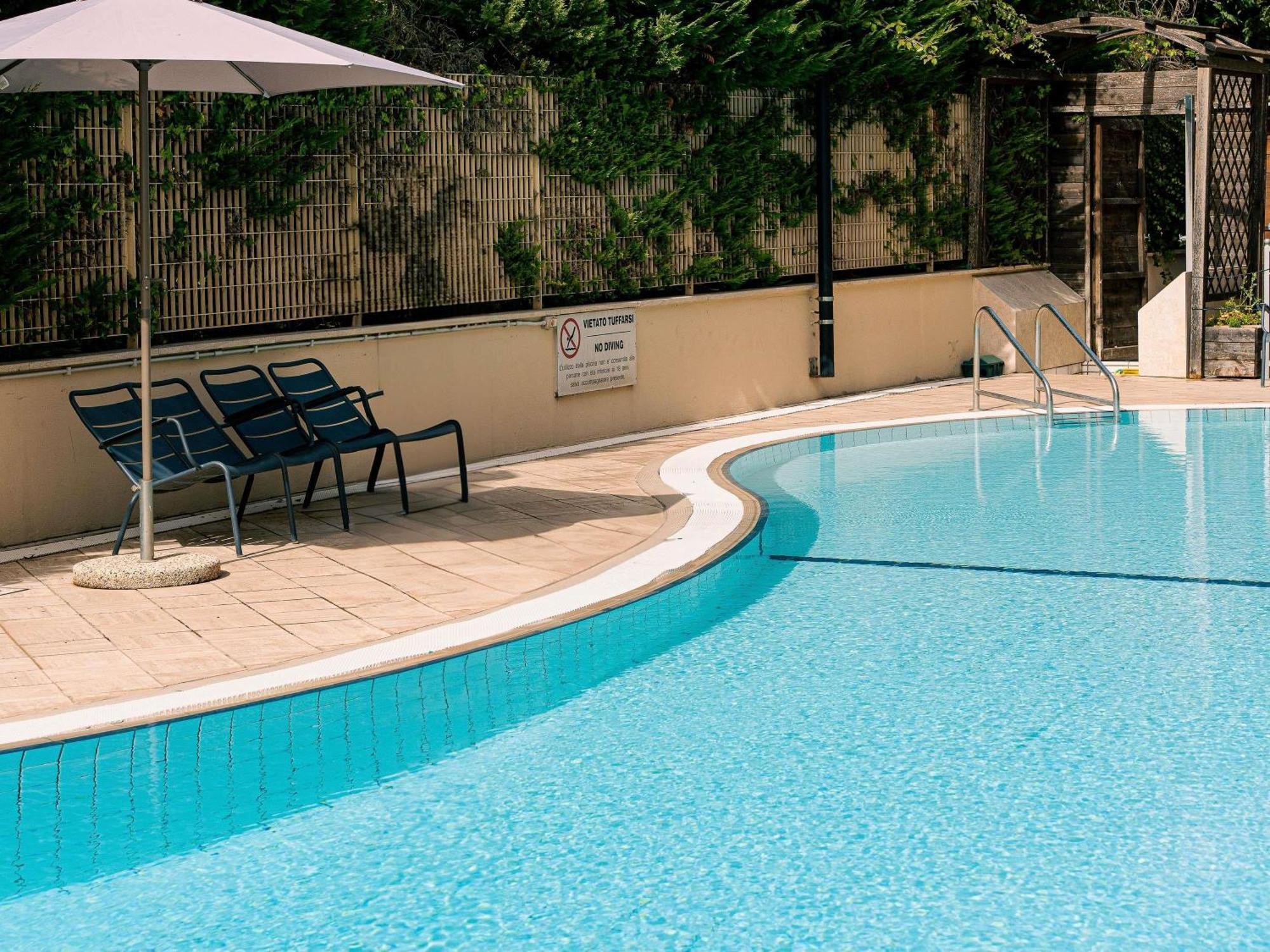 Novotel Roma Est Esterno foto